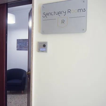 Bed & Breakfast Sanctuary 3*